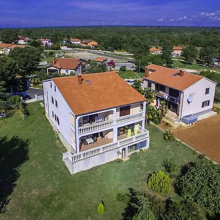 App Lukas Apartman Porec